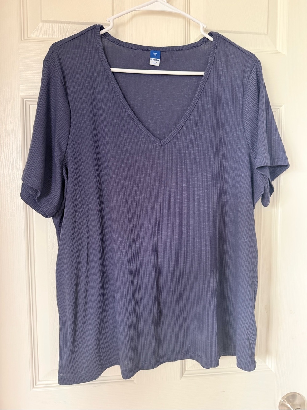 Old Navy Luxe Ribbed V-Neck Tee in Dusty Purple